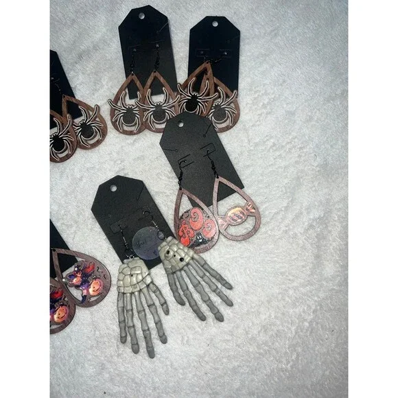 7 new, Halloween themed earrings - Picture 3 of 3